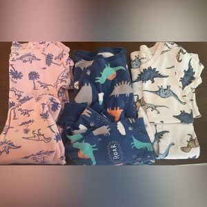 3 pairs of old navy dinosaur pjs